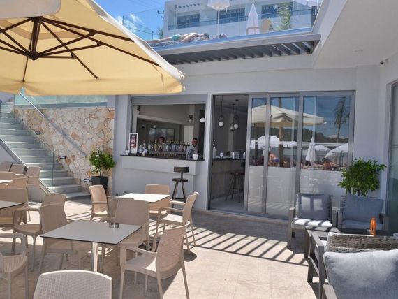 kawiarnia, teren hotelu