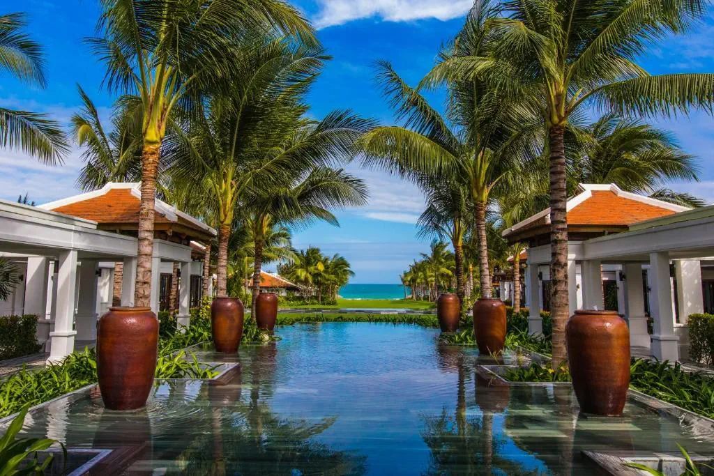 teren hotelu, obiekt, basen