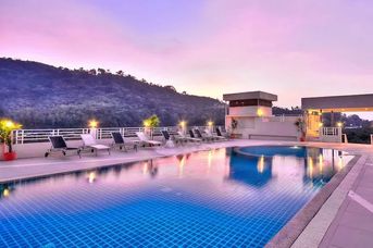 The Ashlee Plaza Patong