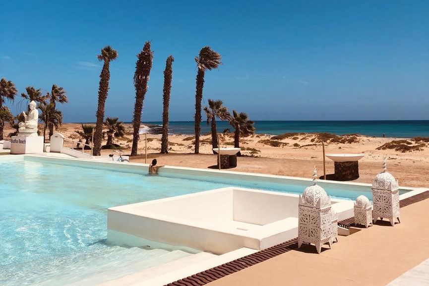 teren hotelu, basen, plaża