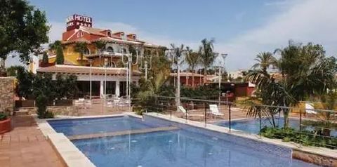 teren hotelu, obiekt, basen