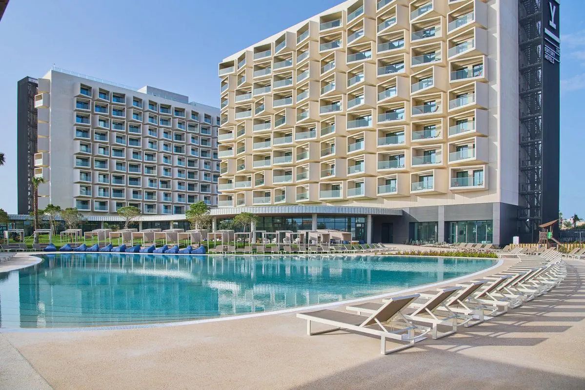 obiekt, teren hotelu, basen
