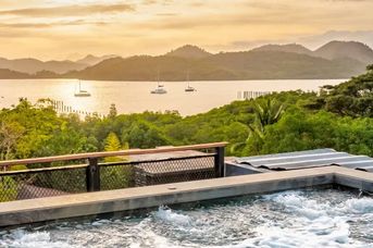 The Funny Lion Coron