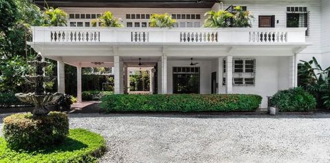 budynek główny, obiekt