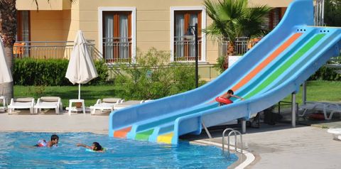 basen, zjeżdżalnia