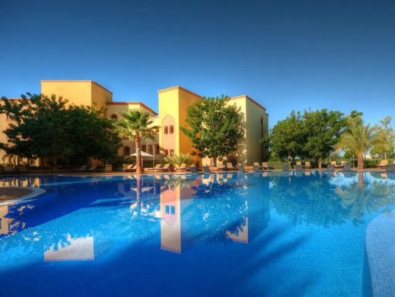 obiekt, teren hotelu, basen