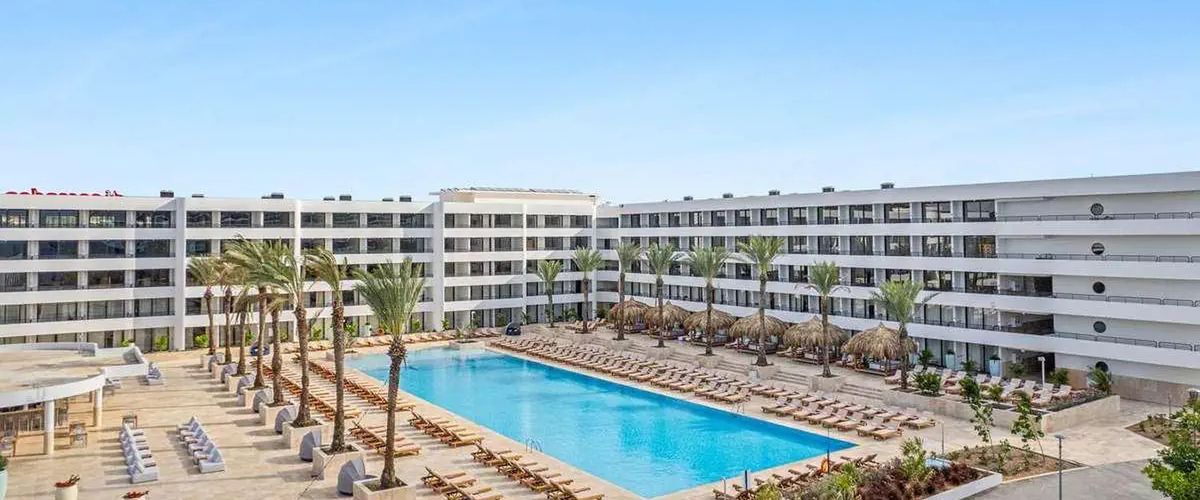 obiekt, teren hotelu, basen