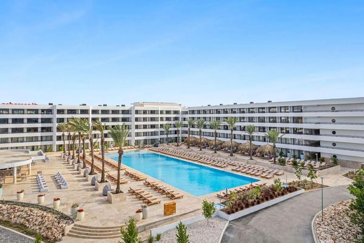 obiekt, teren hotelu, basen