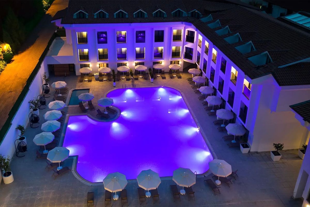 obiekt, teren hotelu, basen