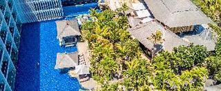 obiekt, teren hotelu, basen