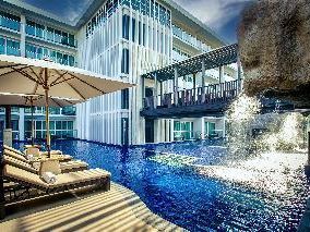 obiekt, teren hotelu, basen