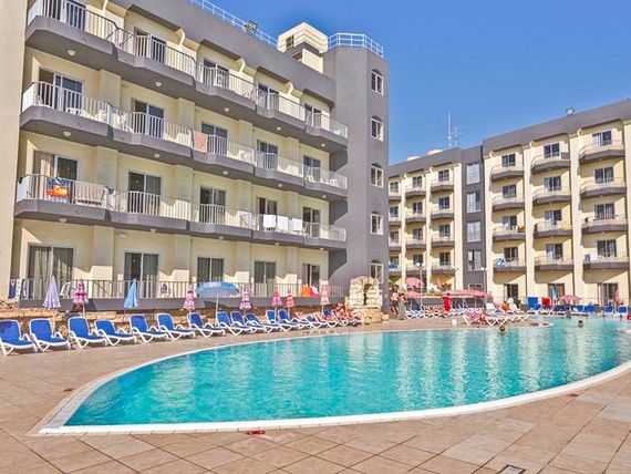 obiekt, teren hotelu, basen