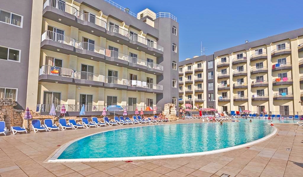 obiekt, teren hotelu, basen