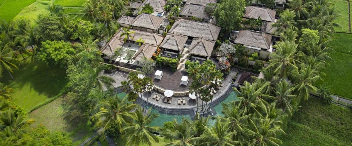 basen, teren hotelu, obiekt