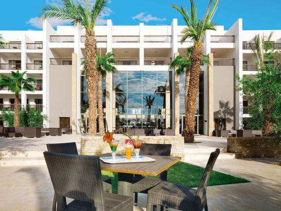 obiekt, teren hotelu, drink bar