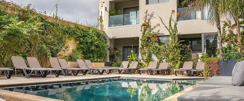 budynek główny, basen