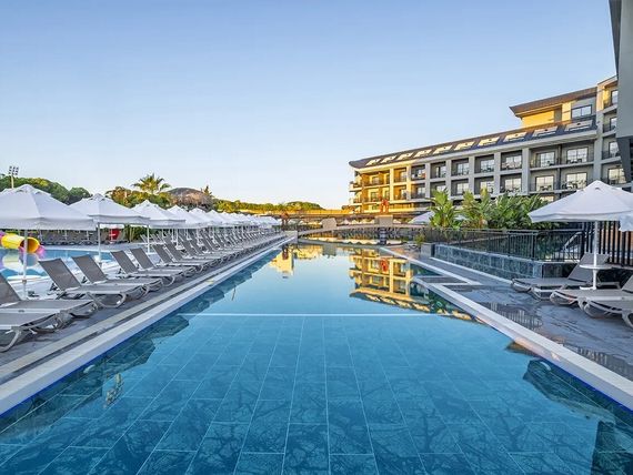 teren hotelu, basen