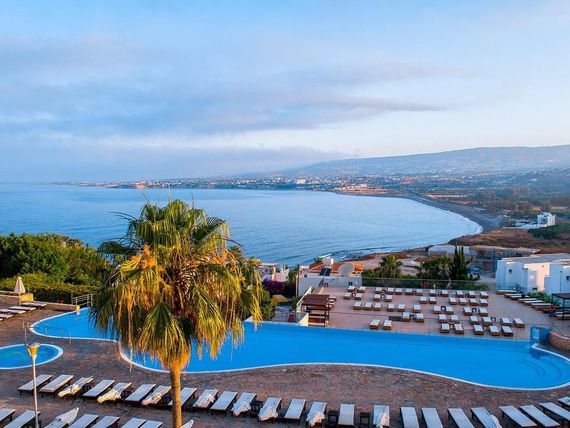 Theo Sunset Bay Holiday Village