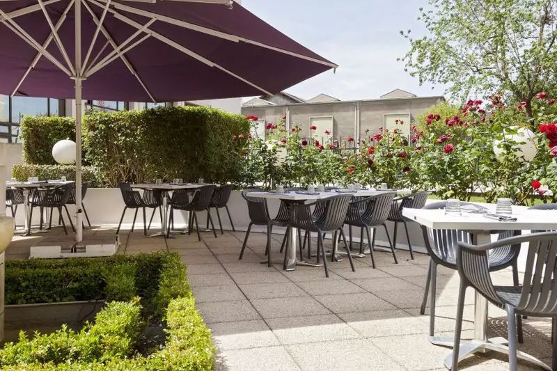 teren hotelu, restauracja