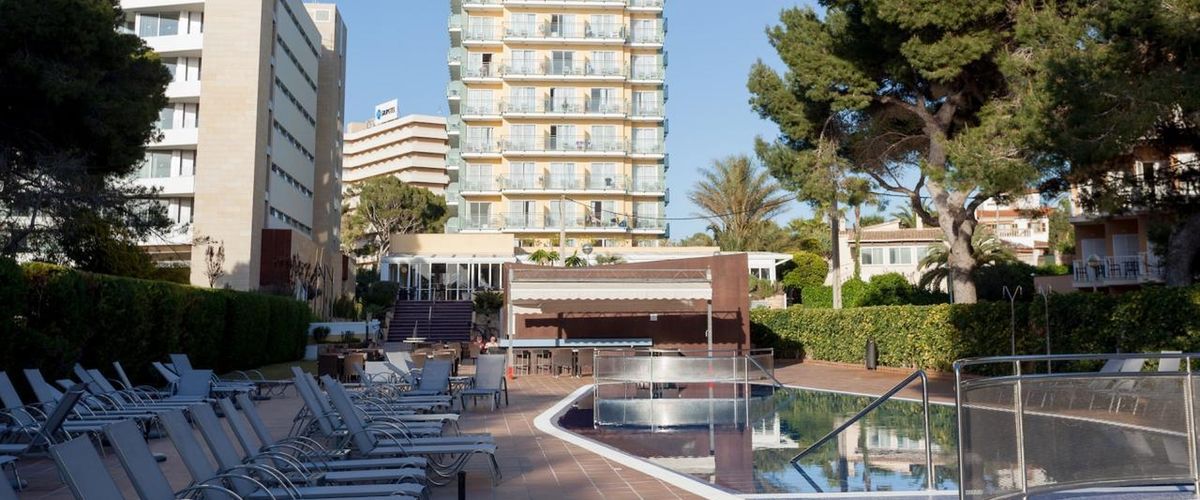 obiekt, teren hotelu