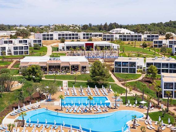 obiekt, teren hotelu