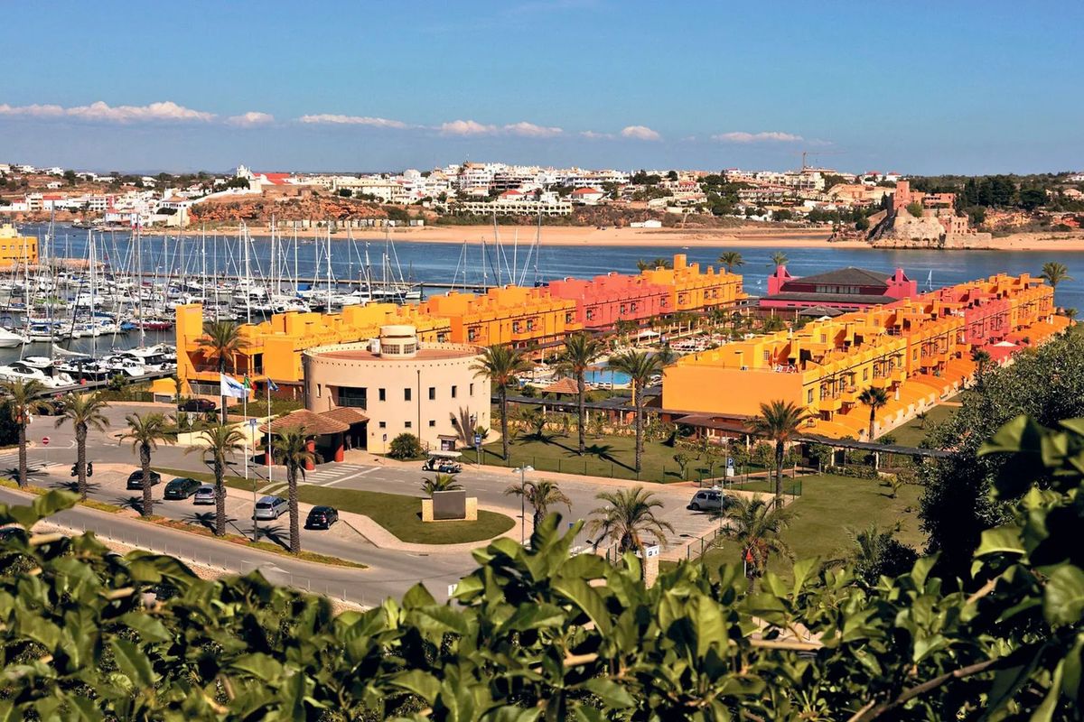 obiekt, teren hotelu, basen