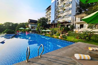 Tom Hill Resort & Spa