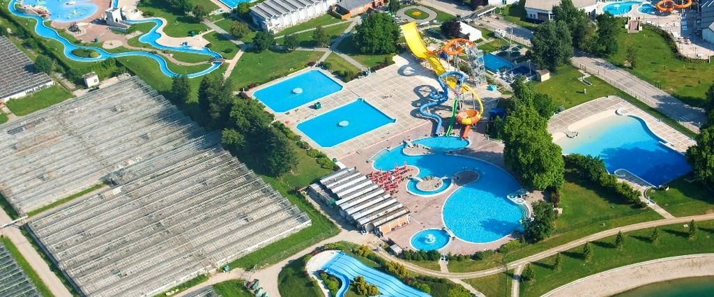 teren hotelu, basen, aquapark