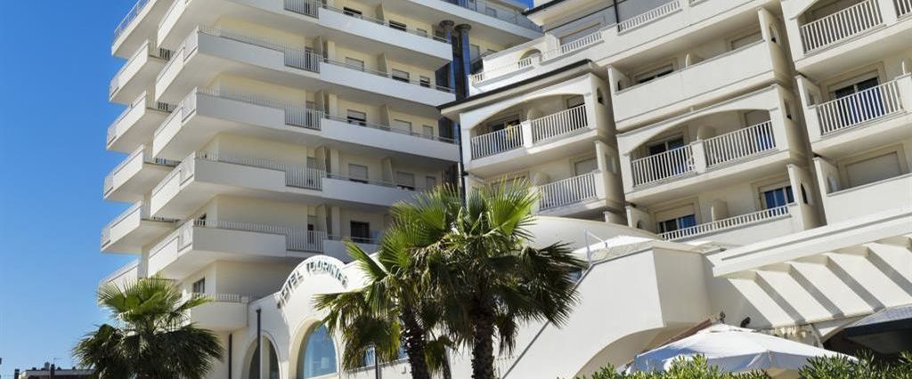 teren hotelu, budynek główny