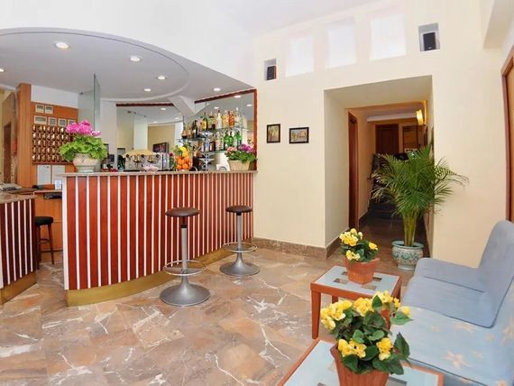 drink bar, lobby bar