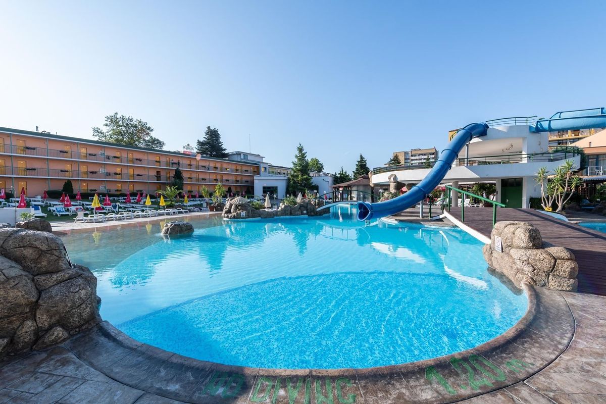 basen, aquapark, zjeżdżalnia