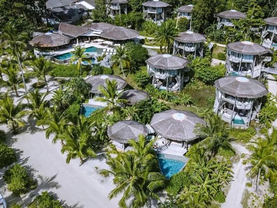 basen, teren hotelu