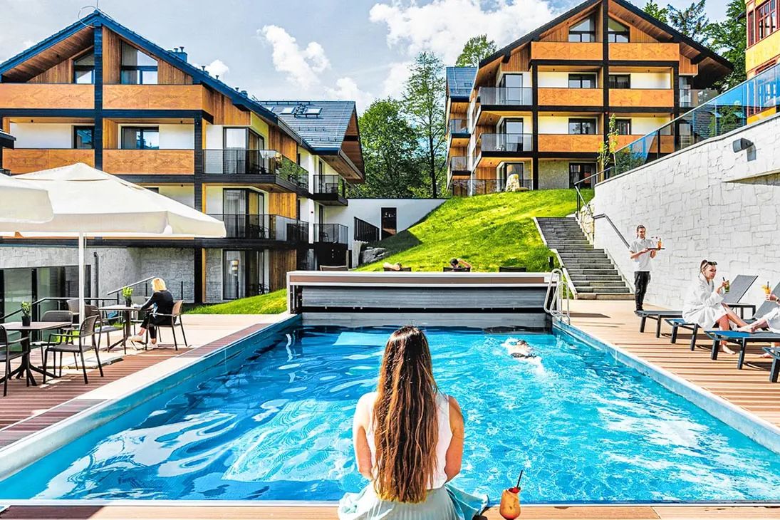 obiekt, teren hotelu, basen