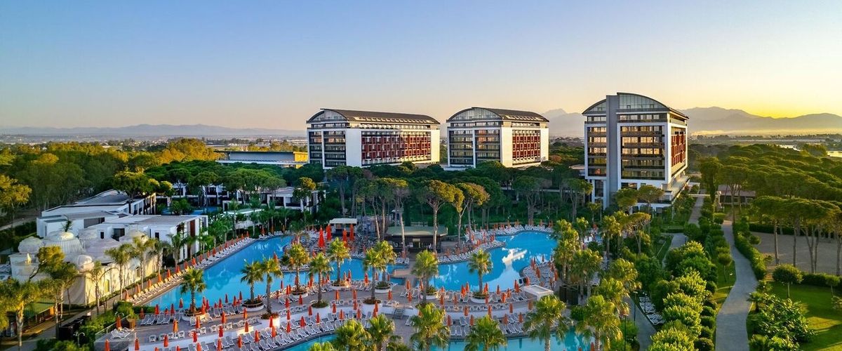 obiekt, teren hotelu, basen