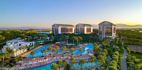 obiekt, teren hotelu, basen