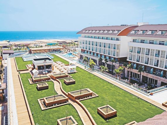 obiekt, teren hotelu