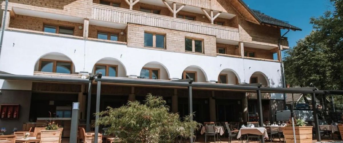 budynek główny, obiekt