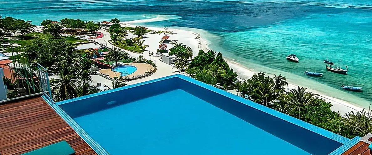 teren hotelu, basen, plaża