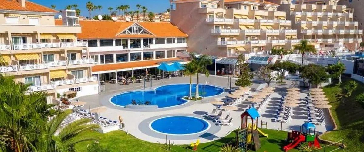 obiekt, teren hotelu, basen