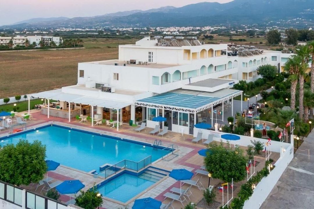 obiekt, teren hotelu, basen