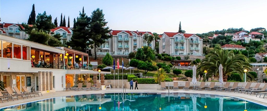 basen, teren hotelu