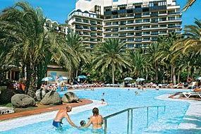 obiekt, teren hotelu, basen
