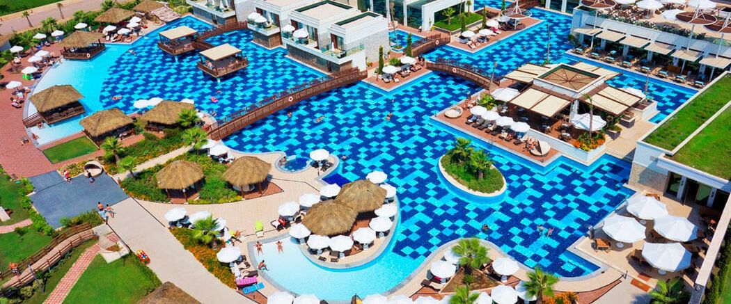 obiekt, teren hotelu, basen