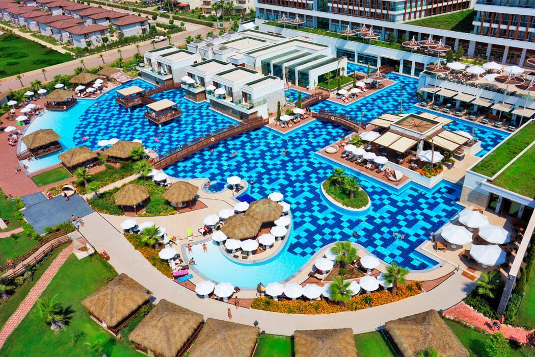 obiekt, teren hotelu, basen