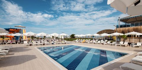 basen, aquapark, zjeżdżalnia