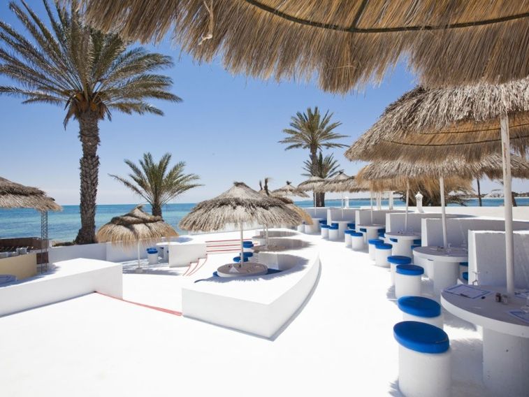 teren hotelu, drink bar