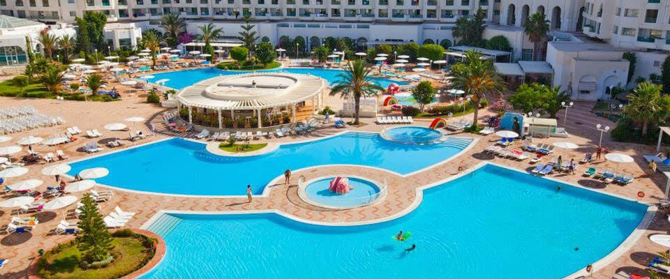 obiekt, teren hotelu, basen