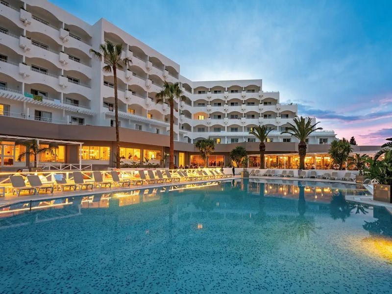 Golden Tulip President (ex Cooee Club President) 4*