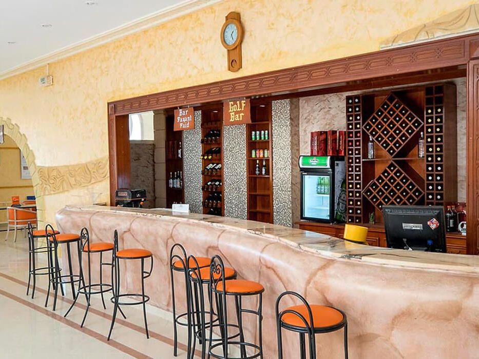 lobby bar