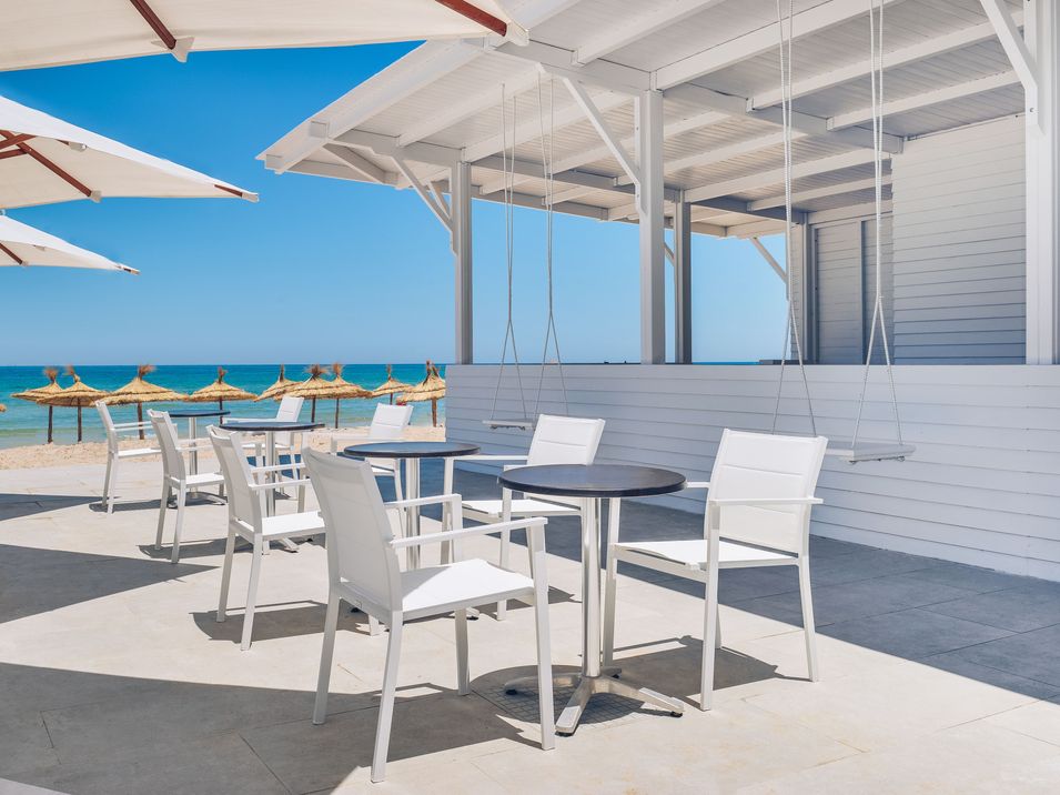 beach bar